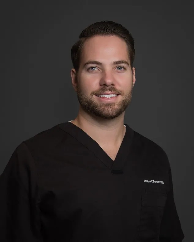 Headshot Dr. Bonser